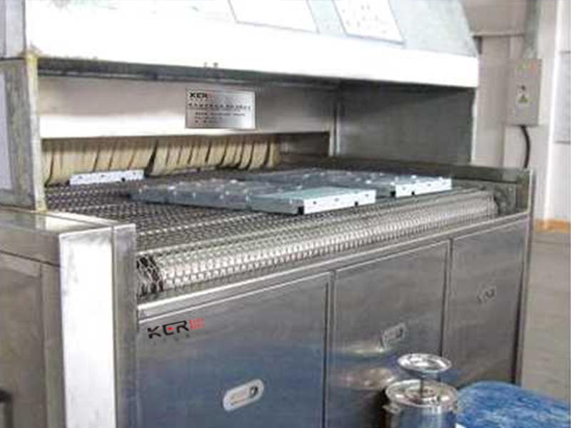 通過(guò)式清洗機(jī)要注意什么？